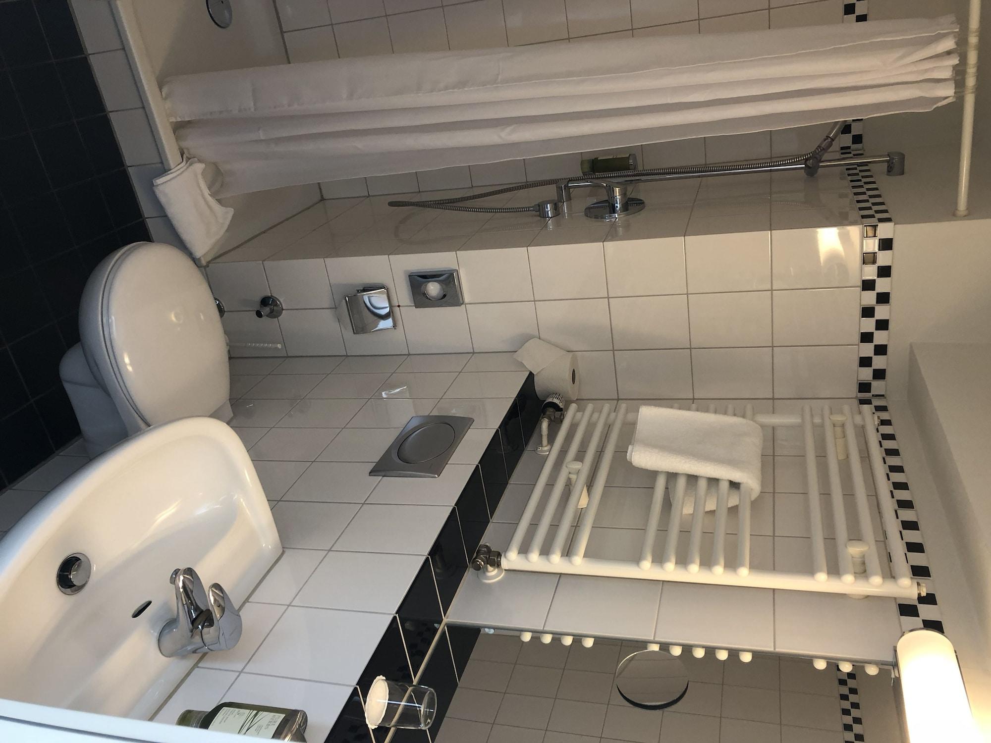 Cityhotel Monopol Хамбург Екстериор снимка