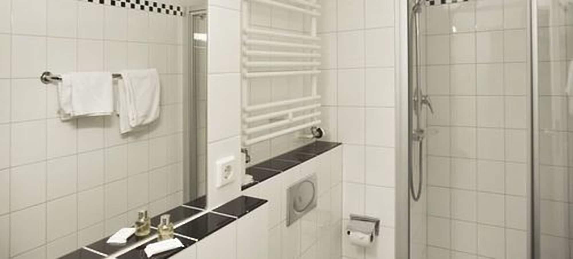 Cityhotel Monopol Хамбург Екстериор снимка